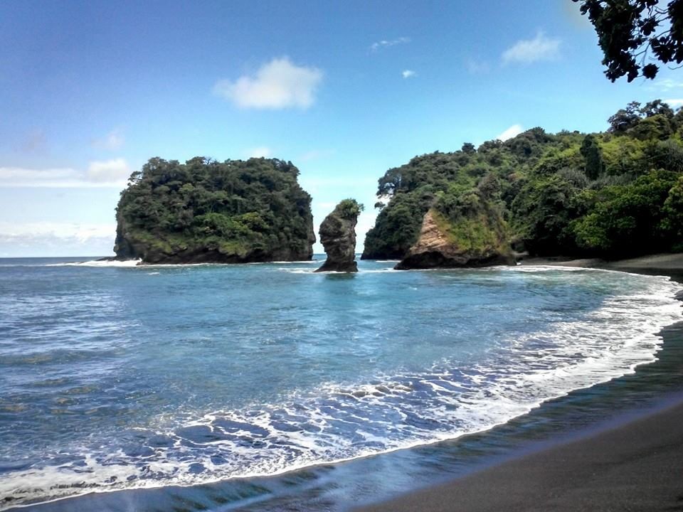 9 Fakta Pantai Licin di Malang yang Perlu Kamu Tahu - TAMASYA