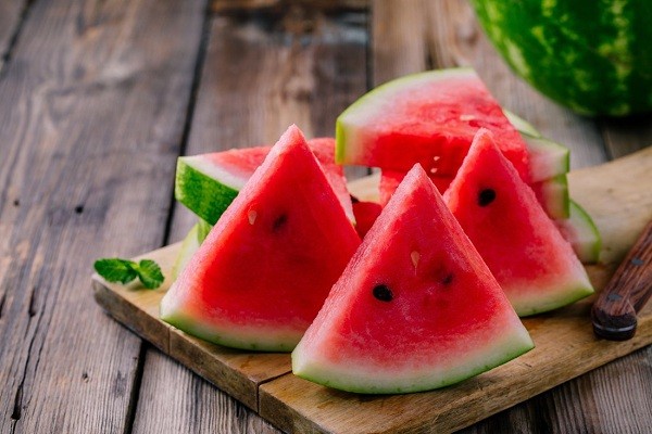 Cegah Dehidrasi saat Puasa dengan Makanan dan Minuman Ini - MNews